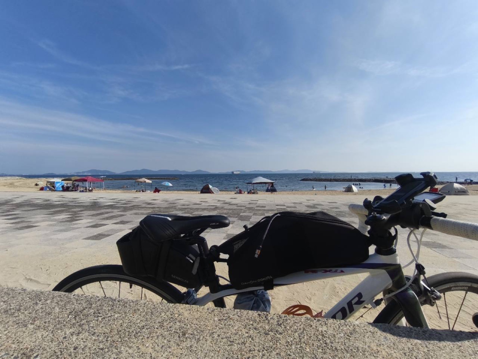 西浦温泉パームビーチとロードバイク